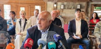 Влизаме в режим, в който цял живот ще плащаме лихви и кредити, каза лидерът на ГЕРБ Бойко Борисов
