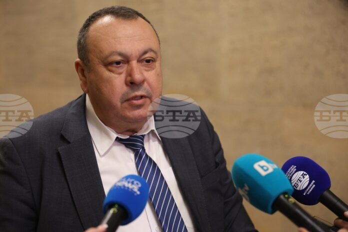 Внесохме сигнал в прокуратурата да се проверят обстоятелствата при договорите за индексация за мантинели, каза Хамид Хамид от ДПС