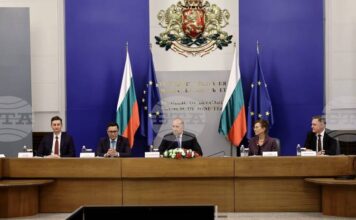 Вратите на България са широко отворени за германския бизнес, каза премиерът Радев пред делегация на Източната комисия на германската икономика