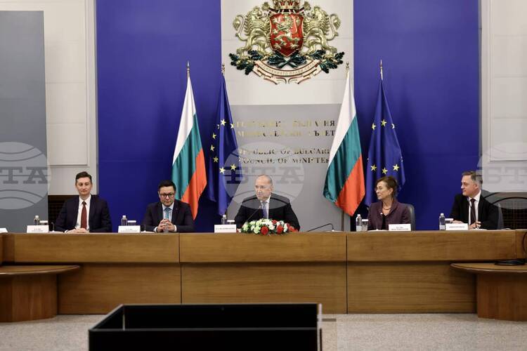 Вратите на България са широко отворени за германския бизнес, каза премиерът Радев пред делегация на Източната комисия на германската икономика
