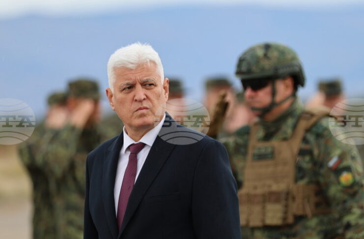 Всичко възможно в целия аспект, с което разполага Българската армия, е мобилизирано за охраната на Черноморския ни район, каза министър Димитър Стоянов